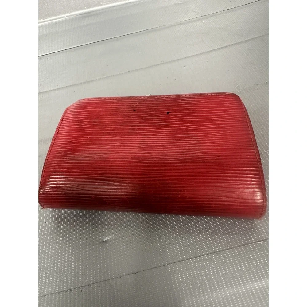 LOUIS VUITTON Epi Agenda Red LV Auth - Picture 8 of 16